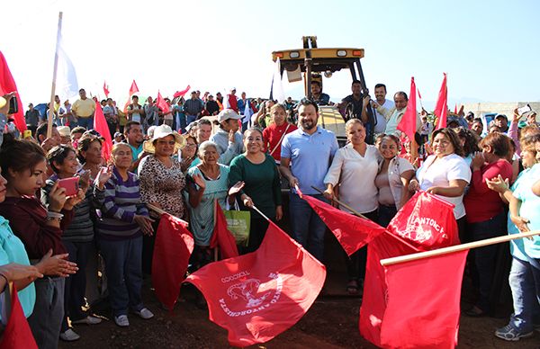 Antorcha da banderazo de obras para colonias de Córdoba