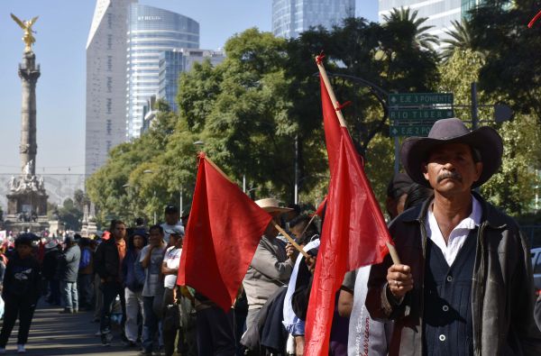 Protestan campesinos en Sagarpa