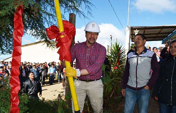   Inauguran obra de electrificación en San José Buenavista