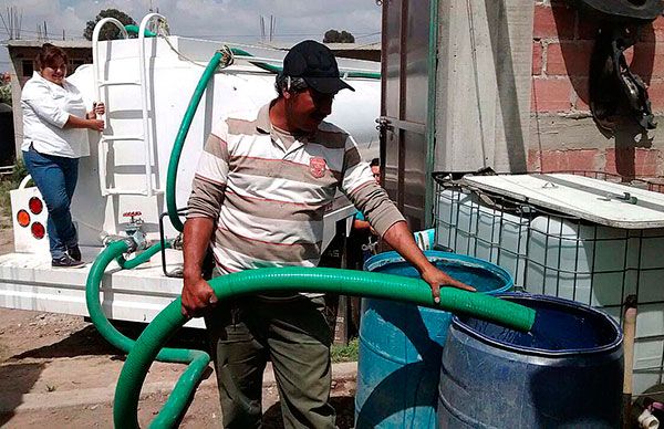 En Texcoco ocho mil personas reciben agua por pipa   