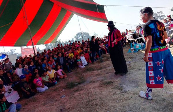 Festejan Día de Reyes en zonas populares de Chalco