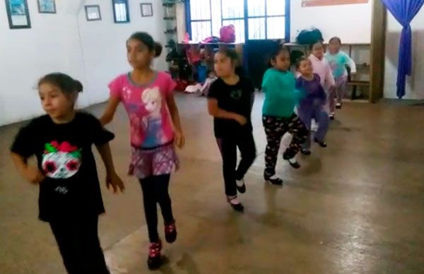  Niños bailarines afinan su coreografía para Espartequeada Nacional 