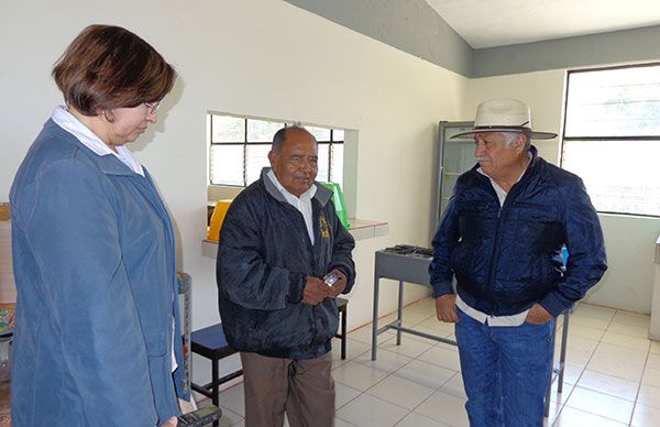  Remodelan desayunador en primaria de Tepexi