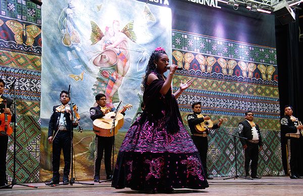 El pueblo tiene derecho a gozar de la cultura: cantante poblana