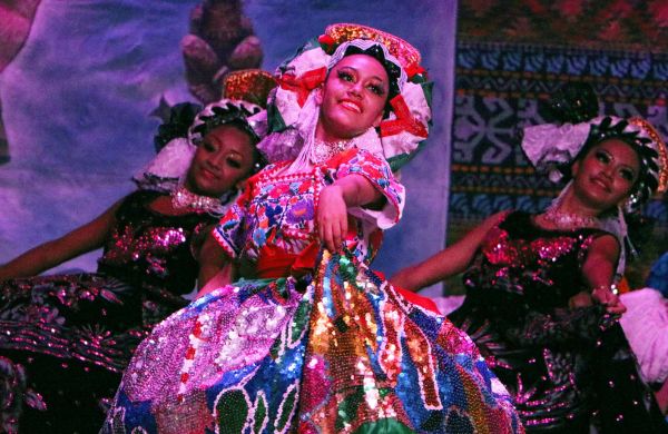 Bailes y Danzas inundan de colorido y tradición el último día de Espartaqueada