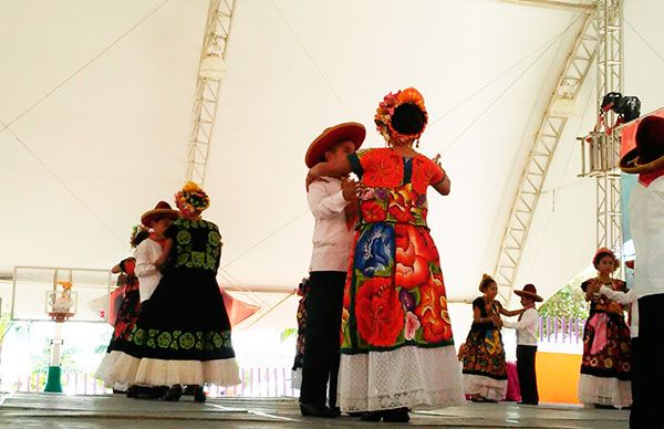 Impecable actuación la del grupo dancístico de Aguascalientes