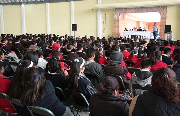 Comparten estudiantes y munícipe de Ocoyucan puntos de vista sobre 