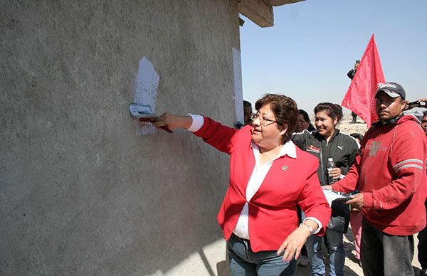 Embellecen viviendas con programa 