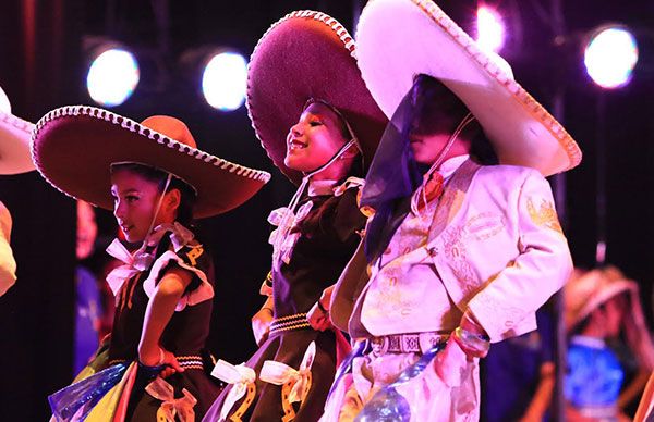  Presentan a grupos culturales ganadores de Espartaqueada 2017  