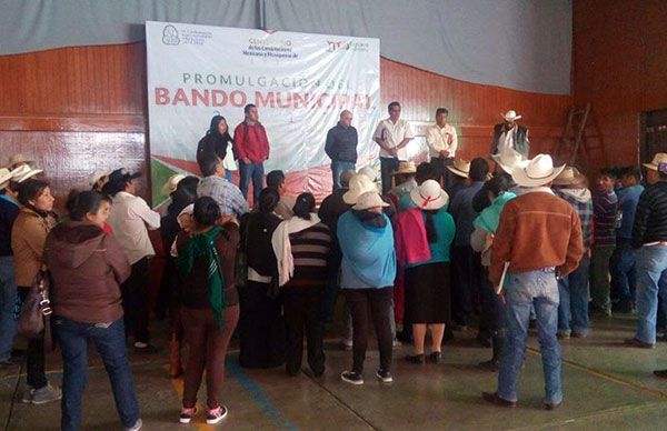  Se reúnen pescadores de Villa Victoria con delegado de SAGARPA