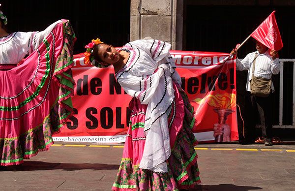  Manifestación cultural en contra de gobierno perredista 