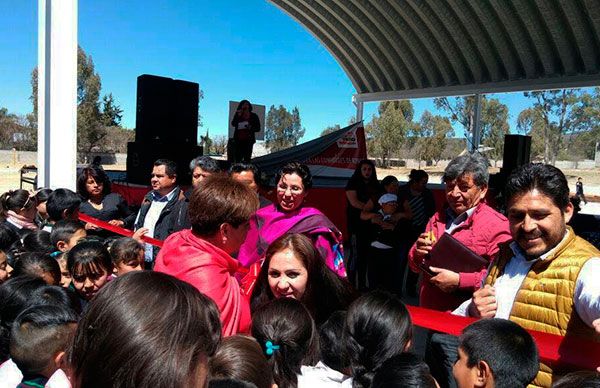 Inauguración de arcotecho en primaria de Nopala