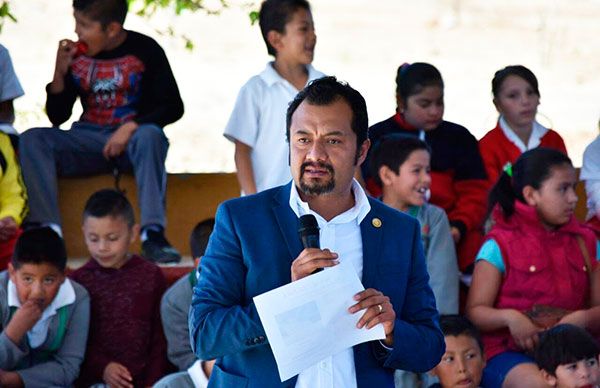 Diputado antorchista y autoridades inauguran domo en primaria  