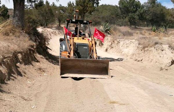  Inicia Antorcha rehabilitación de brecha en Tepeyahualco