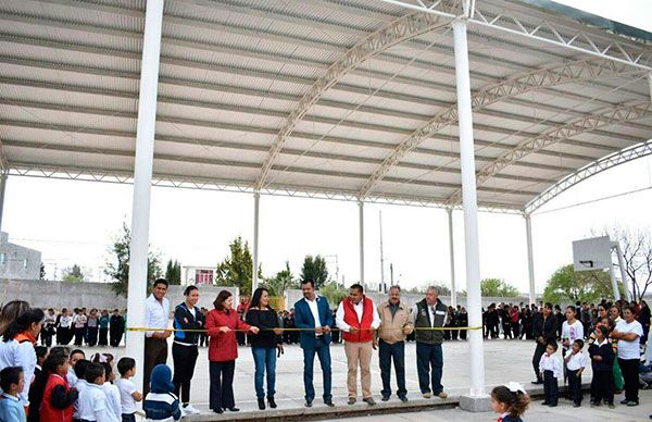 Antorchistas y autoridades inauguran  nuevas obras en Santa Mónica