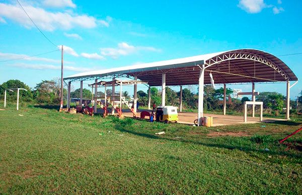 Avanza remodelación de unidad deportiva en Benito Juárez