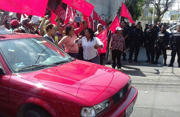   Habitantes de Corregidora marchan por las principales arterias del municipio 