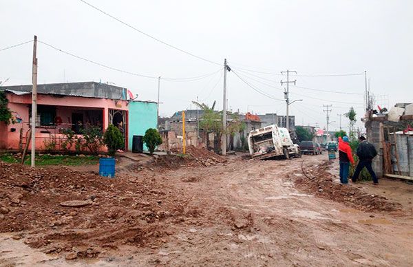  En malas condiciones, vialidades de colonia Alianza Real