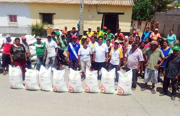 Fertilizante para campesinos de Cintalapa y Jiquipilas