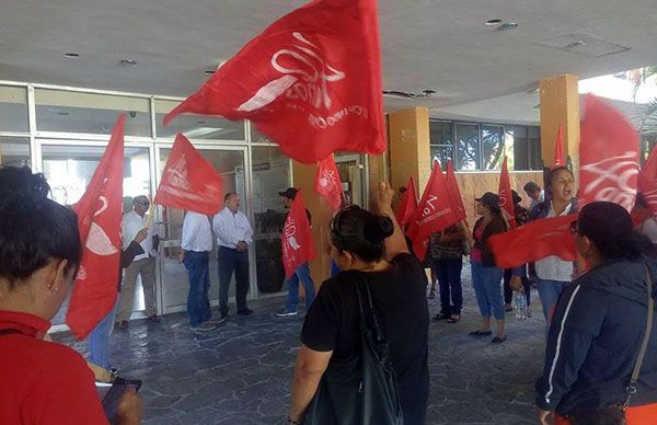   Exigen audiencia con el gobernador Carlos Mendoza Davis 