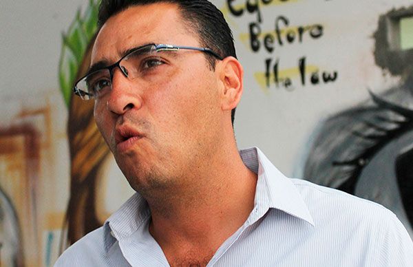 Edil León Enrique Bolaño autoriza arrendamiento de lámparas; paga 714 mil pesos mensuales 