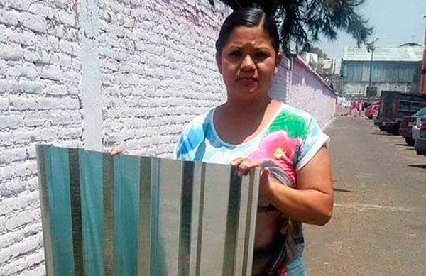  Familias antorchistas de Iztapalapa reciben láminas 