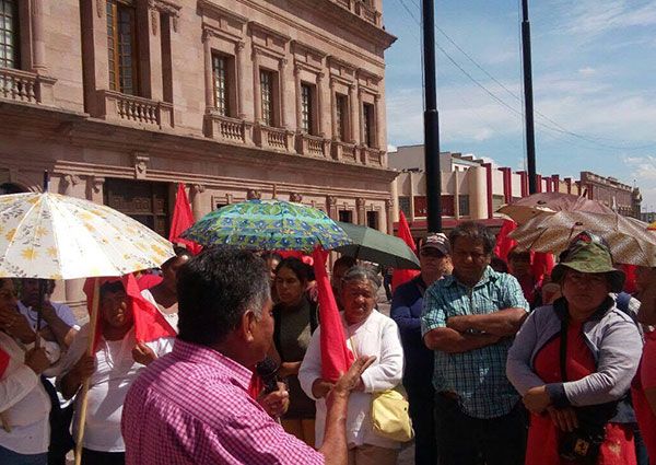 Si no hay solución, instalarán plantón en Palacio de Gobierno 