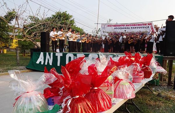 Con alegría Antorcha festejó a las madres en su Día en Tantoyuca