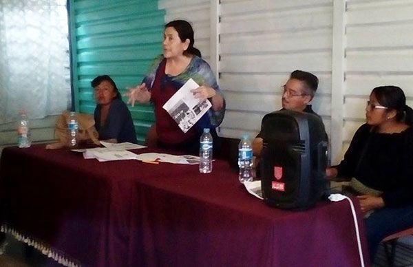 Gloria Brito imparte conferencia a colonos de Xochimilco y los invita a sumarse a la tarea del crecimiento del 1x1x1