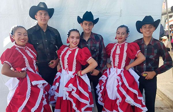  Con verbena y danzas tradicionales, continúa Feria Regional en San Juanito