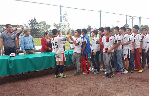 Un éxito, la ceremonia de premiación del Torneo de Futbol Humberto Vidal Mendoza