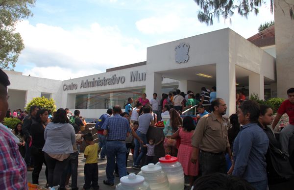 Antorchistas exigen a CMAS introducción de red de Agua Potable  