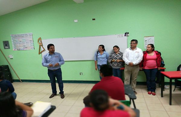 Antorcha Magisterial realiza cursos de actualización a docentes de Xalapa