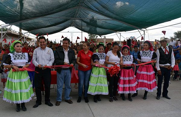 Entrega Antorcha pavimentaciones en Ampliación Las Rosas