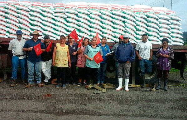 Logran apoyo de fertilizante campesinos morelianos