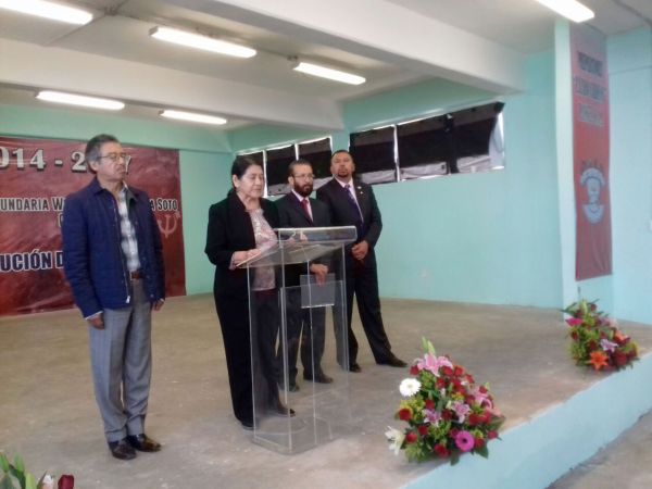  Preparatoria Lázaro Cárdenas y secundaria Wenceslao Victoria celebran clausura de  cursos