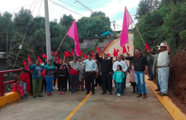 Inauguran calle en Opopeo