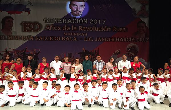 Culminan estudios estudiantes de 10 escuelas antorchistas del Puerto de Veracruz