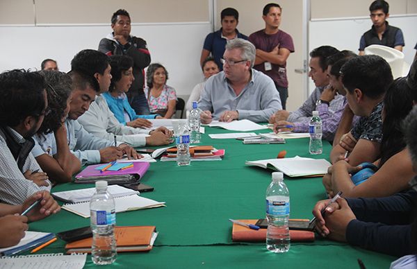 Antorcha gestiona ante la CAEV obras de agua potable y drenaje sanitario