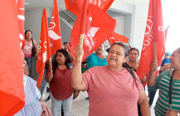  Edil deja plantados a vecinos de La Paz