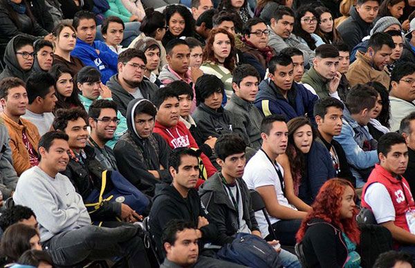 Consiguen becas para estudiantes de educación básica