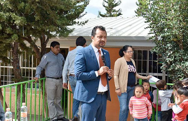  Lleva Antorcha bienestar a estudiantes de Guadalupe con la construcción de  domos