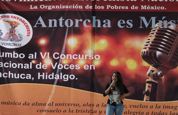 Antorchistas realizan primer Concurso de Aficionados al Canto.