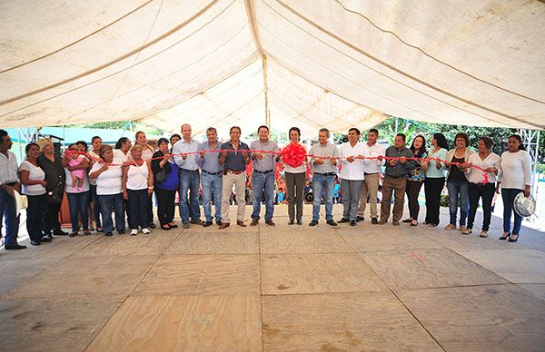 Antorcha inaugura obras en Chiltoyac