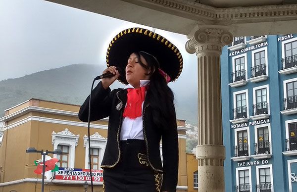 Evento cultural de protesta viste el centro histórico de Pachuca