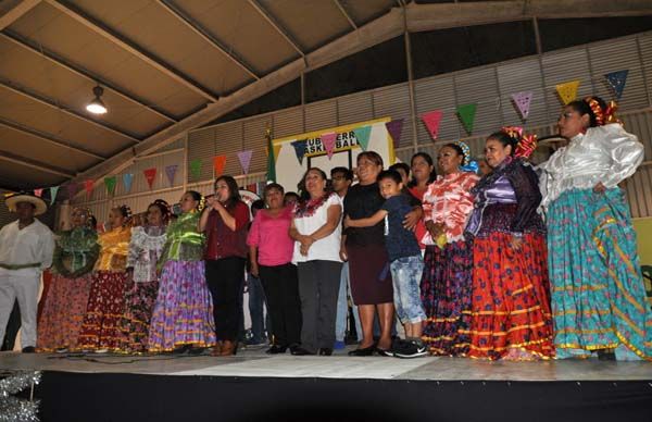 Antorchistas de Córdoba celebran grito de Independencia