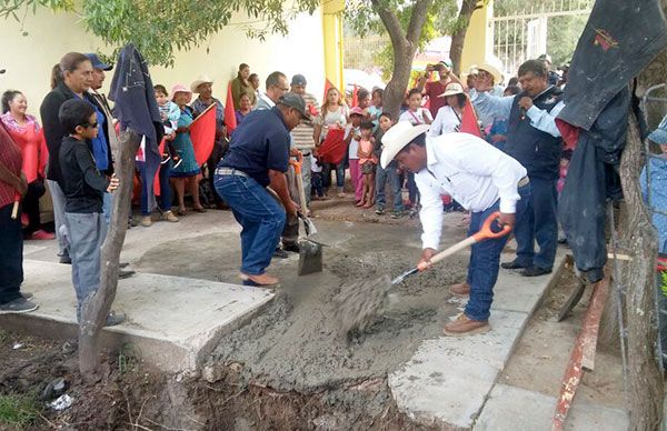 Estudiantes de telesecundaria en La Casita tendrán domo 