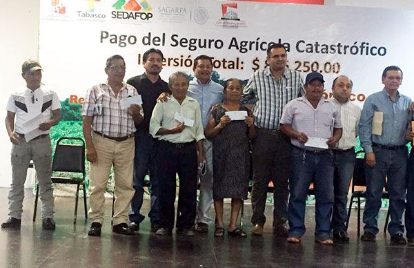 Entregan seguro catastrófico a agricultores indígenas de Tacotalpa