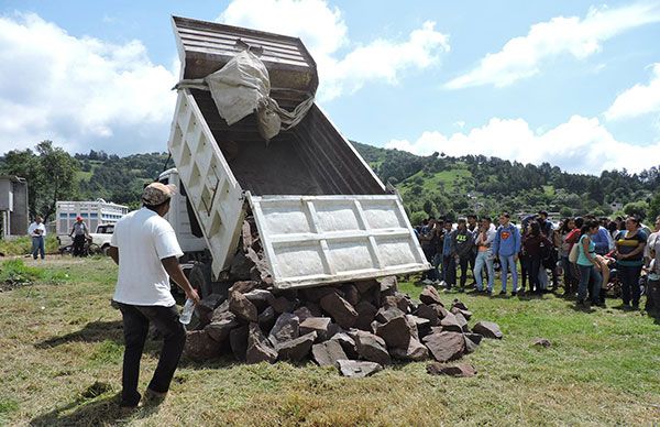 Banderazo de inicio de obra en Sultepec