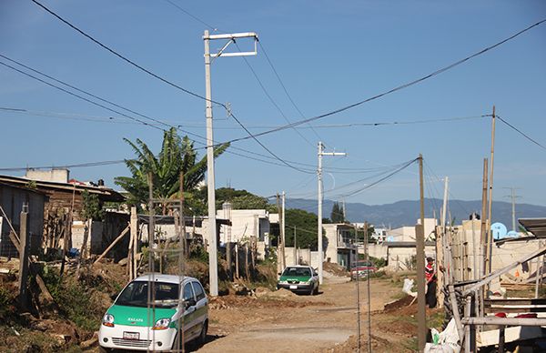 Gracias a Antorcha familias de la Ampliación Moctezuma de Xalapa tendrán luz eléctrica